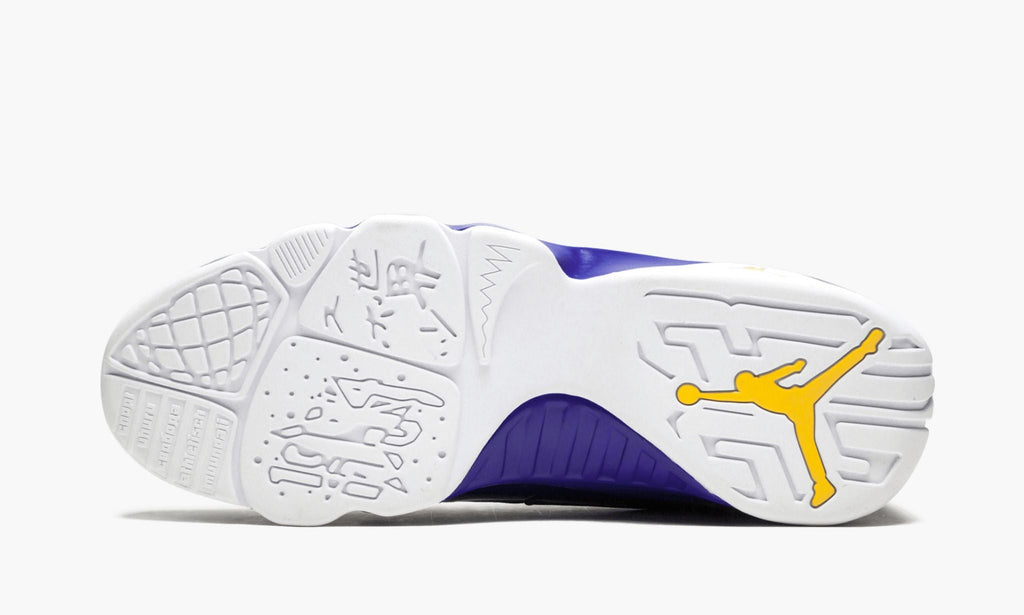 Kobe Sneakers - Air Jordan 9 Retro - product image from the listing.