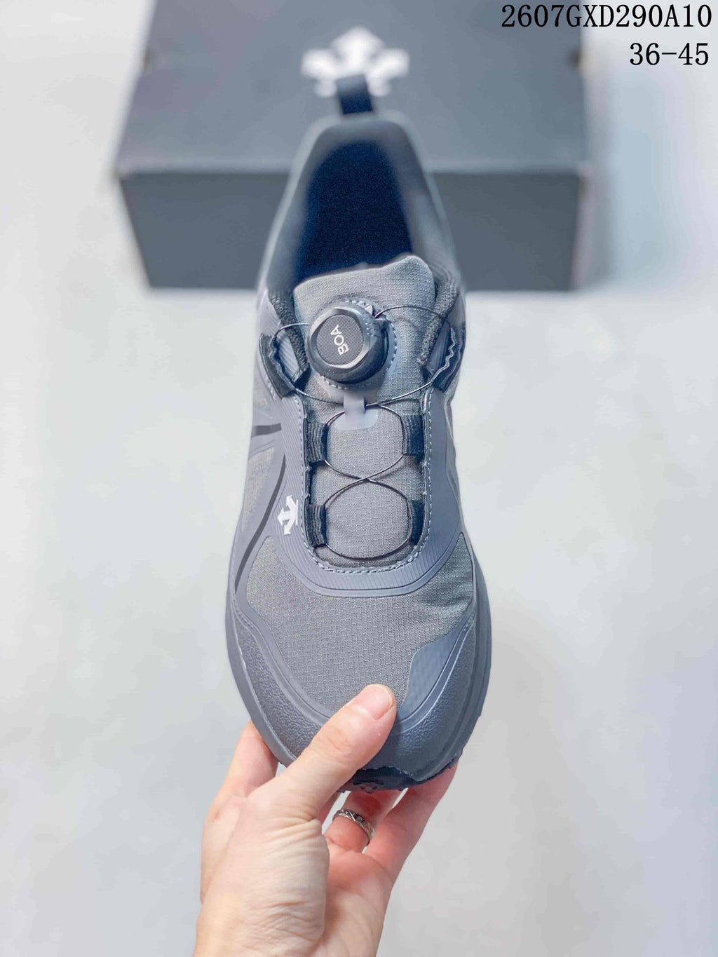 Descente LAVITATE WIRE 3.0 GTX Sneakers in Gray 2607GXD290A10 - product image from the listing.
