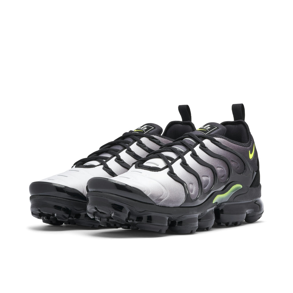 NIKE AIR VAPORMAX PLUS in BLACK VOLT - product image from the listing.