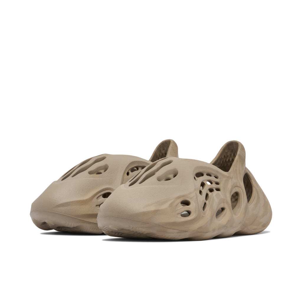 YEEZY FOAM RUNNER STONE SAGE - product image from the listing.