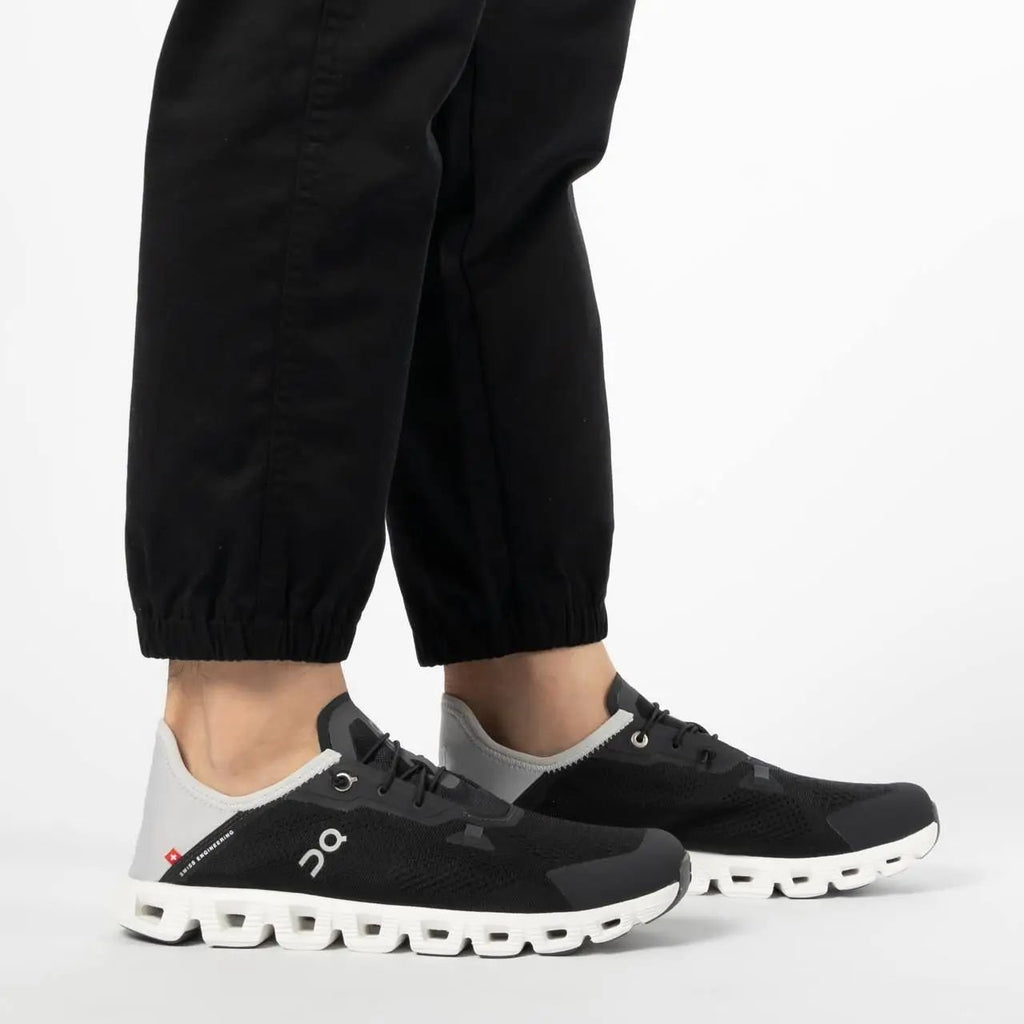 On Cloud 5 Coast Black Shadow Lifestyle Trainers - product image from the listing.