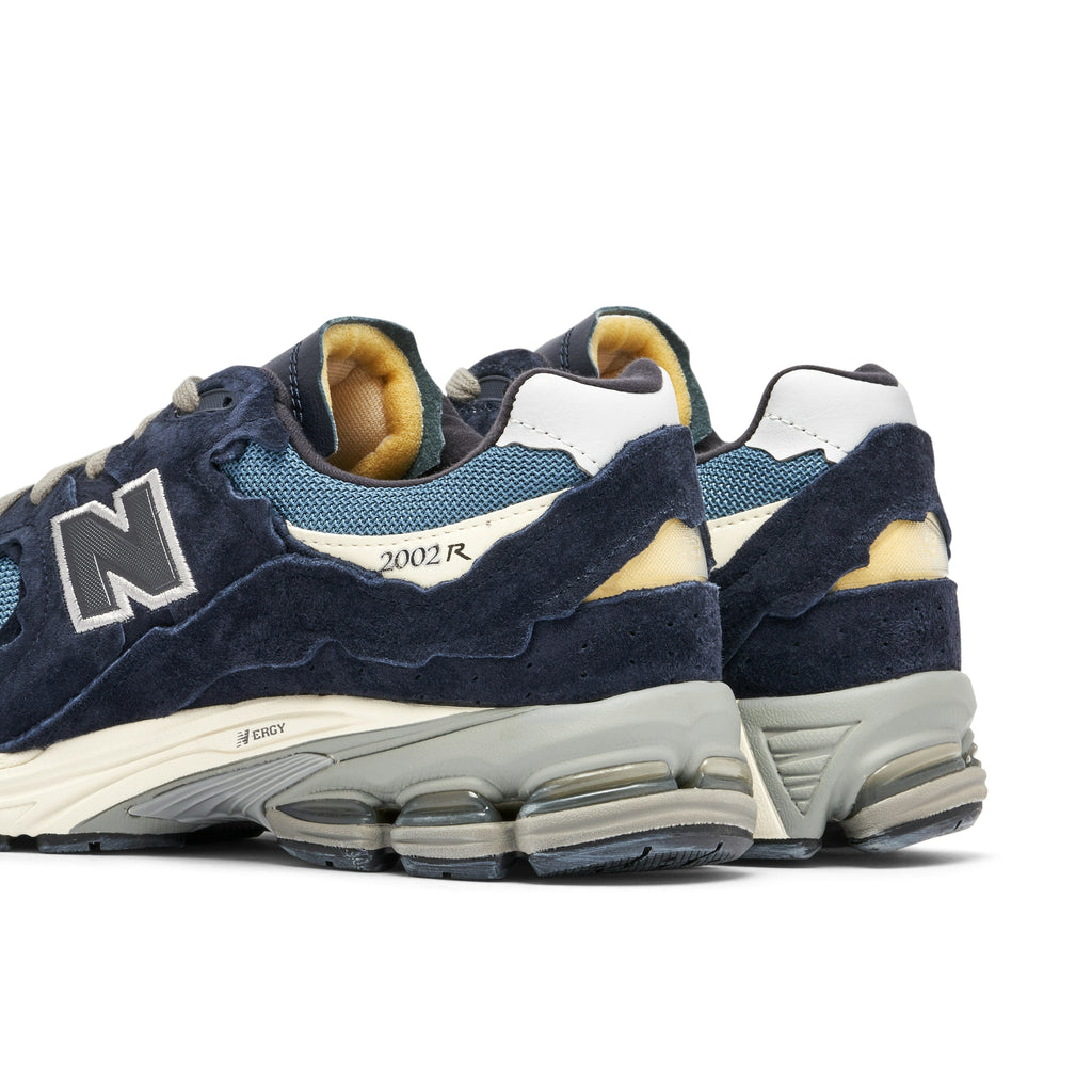 NEW BALANCE 2002R PROTECTION PACK in NAVY - product image from the listing.