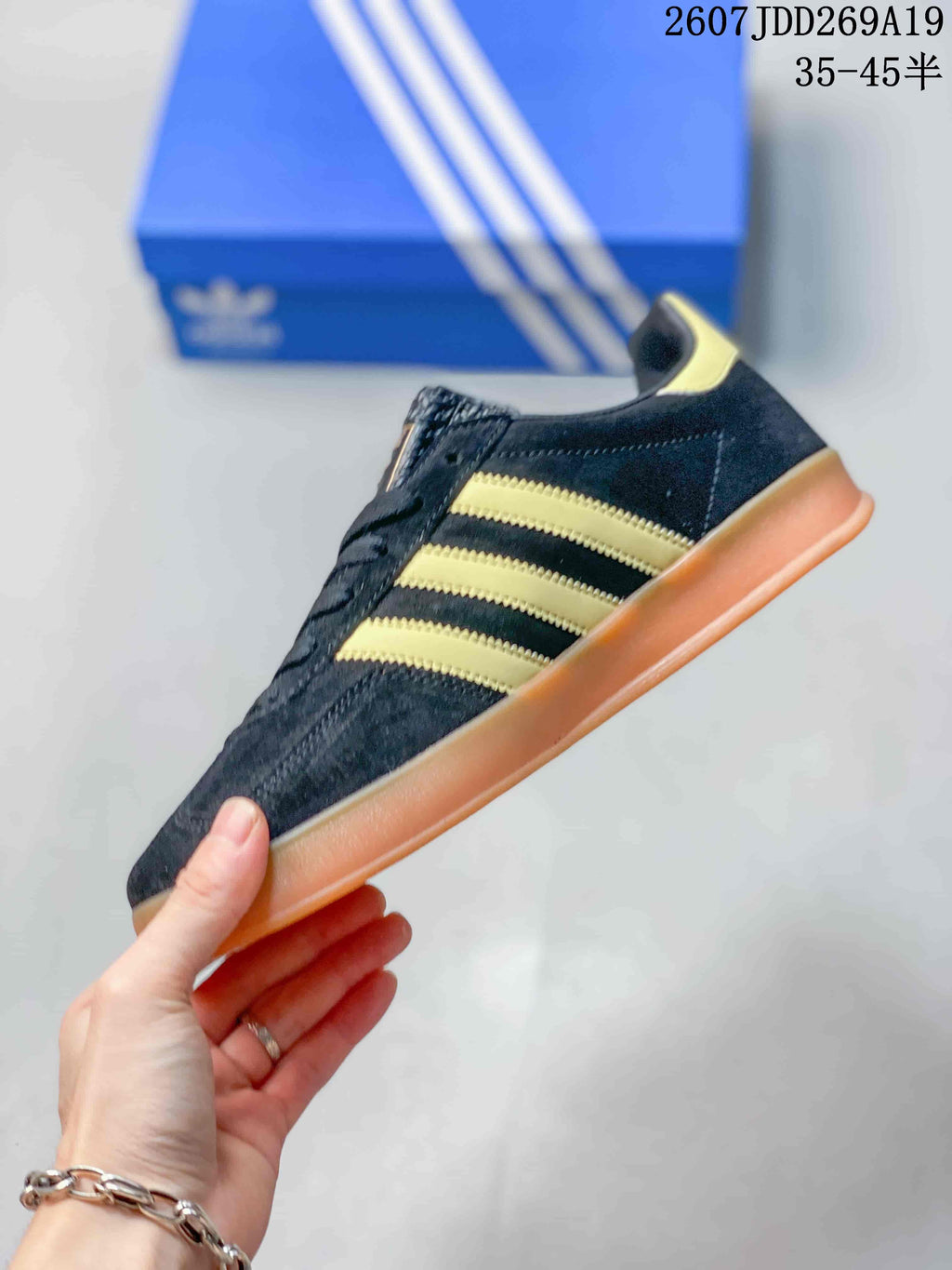 Adidas Originals Gazelle Sneakers in Black Gold JI1371 - product image from the listing.