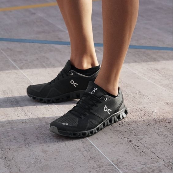 On Cloud X Full Black Training Footwear - product image from the listing.