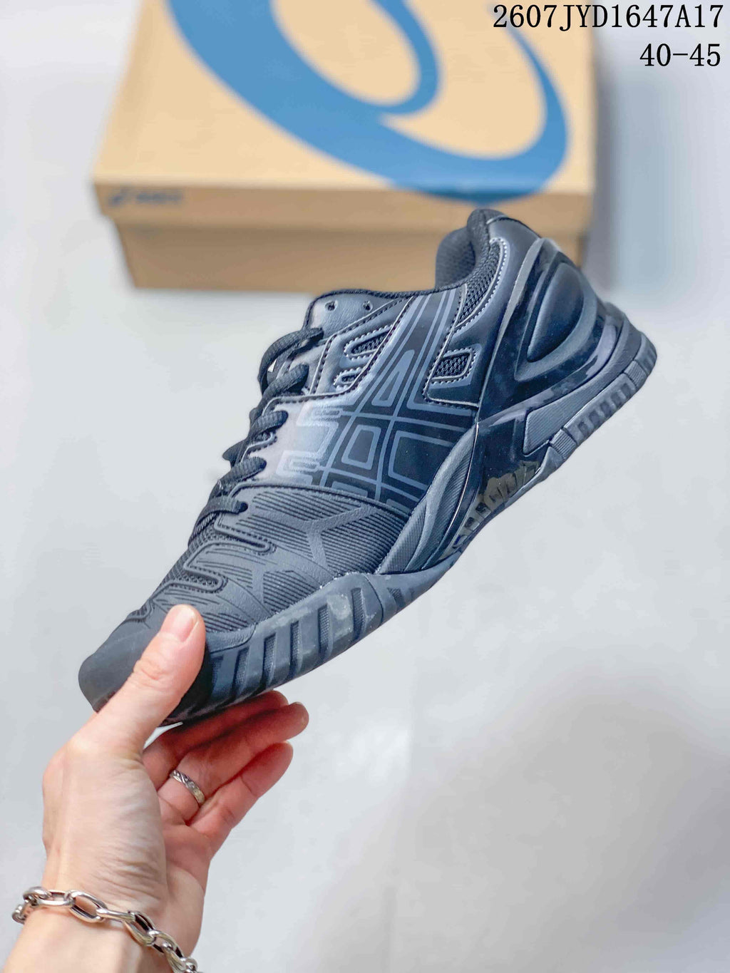 ASICS GEL-Resolution 5 Tennis Shoes in Black 2607JYD1647A17 - product image from the listing.