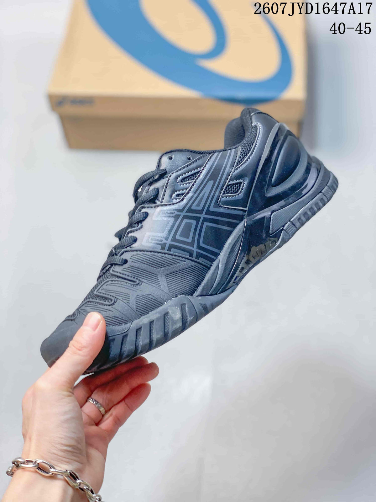 ASICS GEL-Resolution 5 Tennis Shoes in Black 2607JYD1647A17 - product image from the listing.