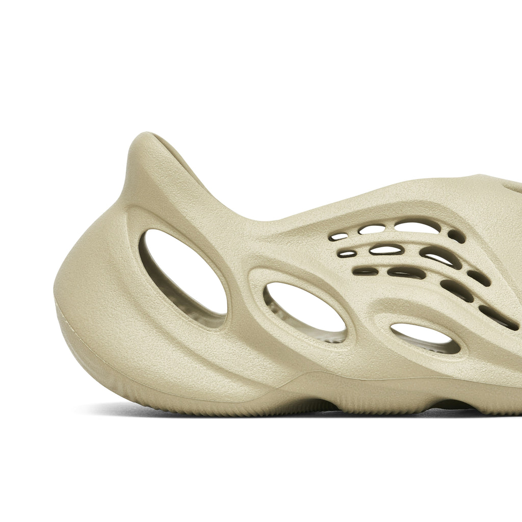 YEEZY FOAM RUNNER STONE SALT - product image from the listing.