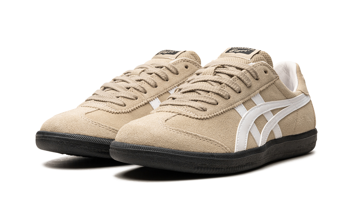 Onitsuka Tiger Tokuten Sneakers in Beige Black - product image from the listing.