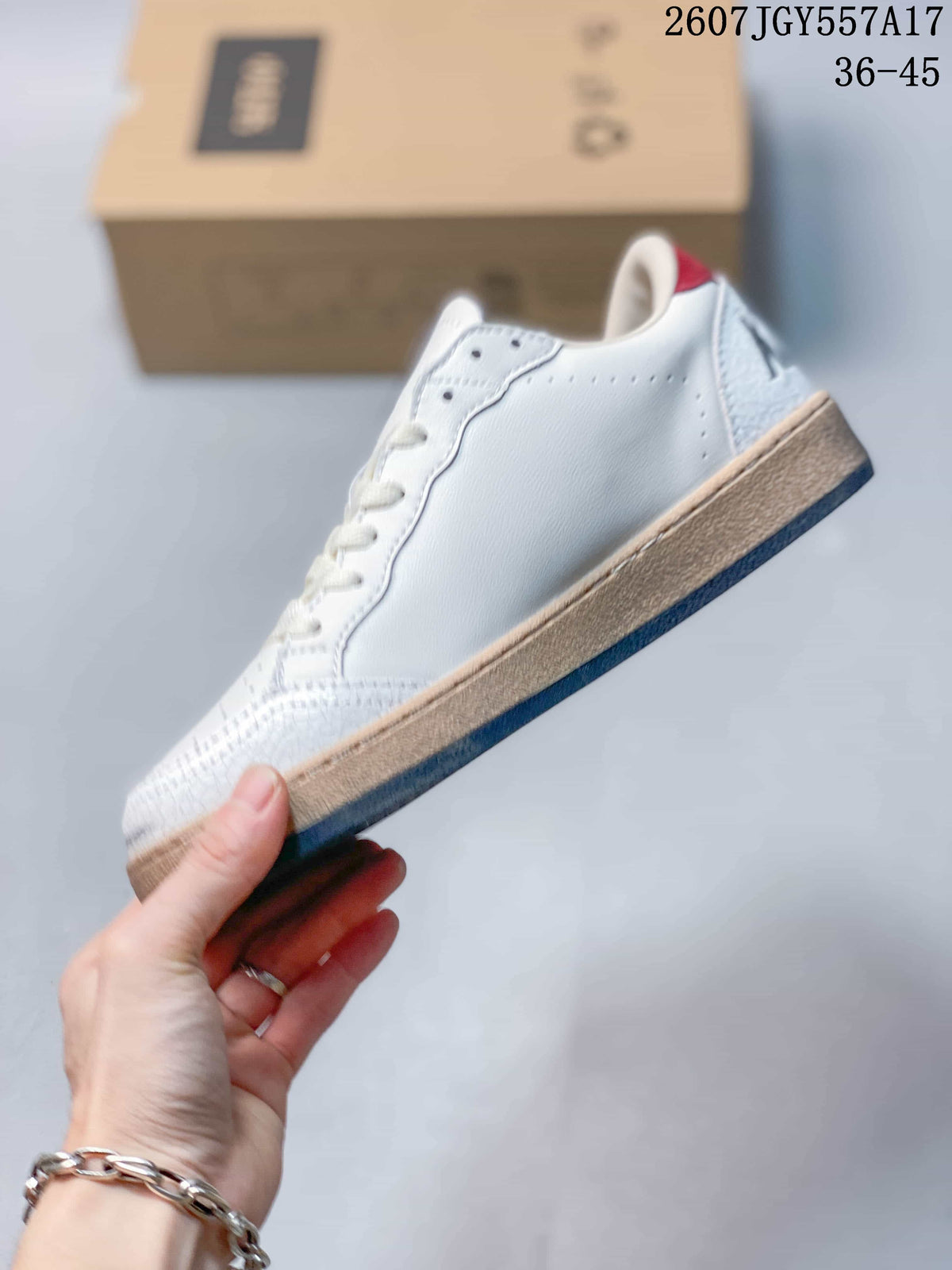 Golden Goose Ball Star White Star Trainers 2607JGY557A17 - product image from the listing.