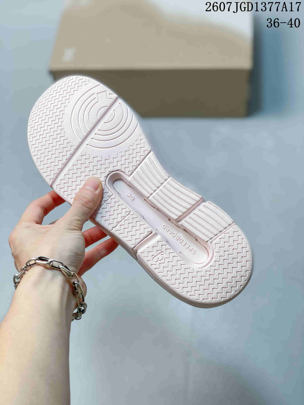On THE Roger Clubhouse Trainers White/Pink 2607 JGD1377A17 - product image from the listing.