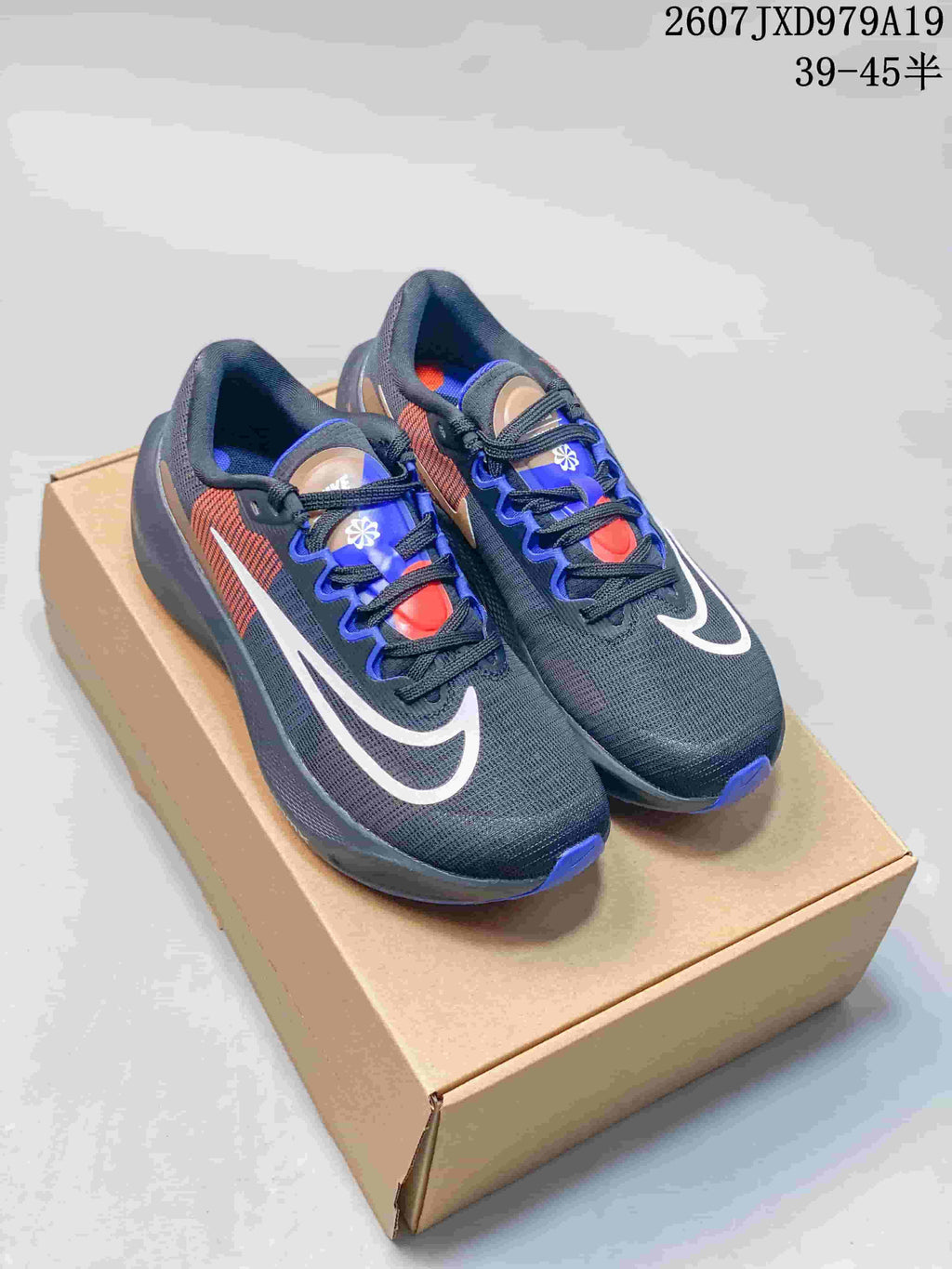 Nike Zoom Fly 5 PRM Running Shoes in Black Blue JXD979A19 - product image from the listing.