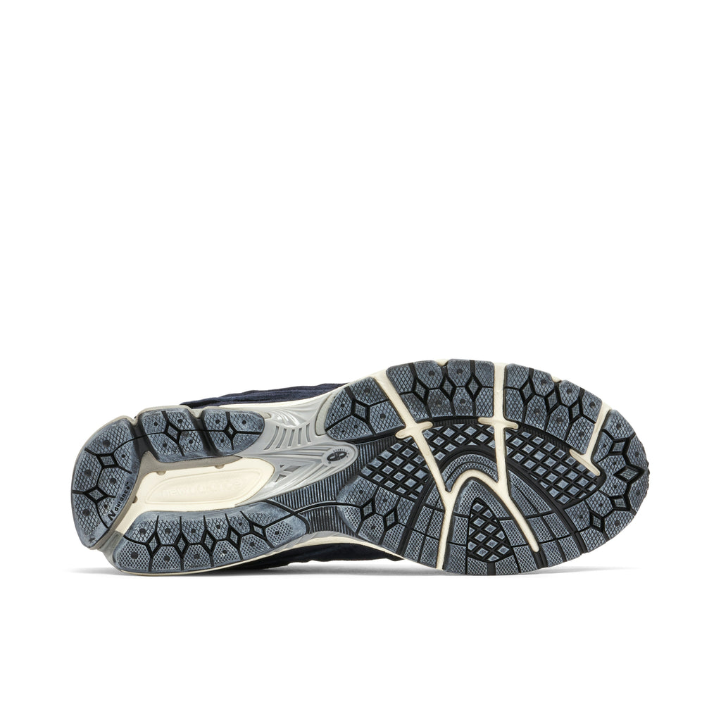 NEW BALANCE 2002R PROTECTION PACK in NAVY - product image from the listing.