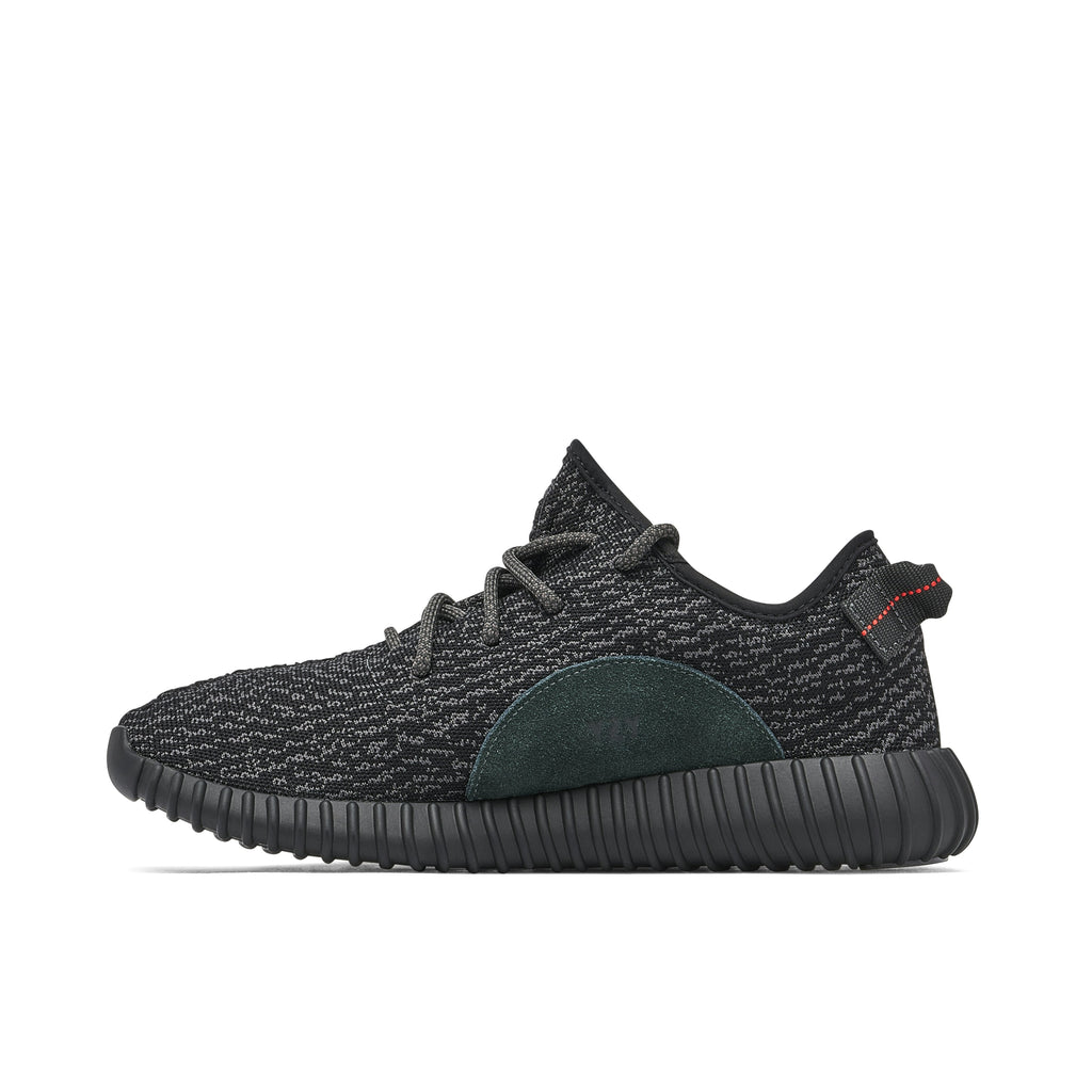 YEEZY BOOST 350 PIRATE BLACK 2022 - product image from the listing.