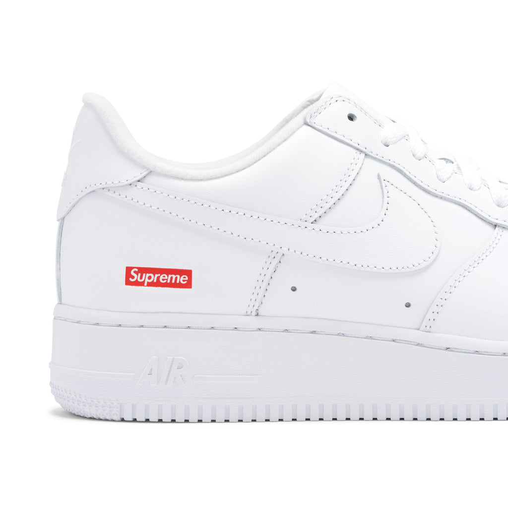 NIKE AIR FORCE 1 LOW SUPREME in WHITE - product image from the listing.
