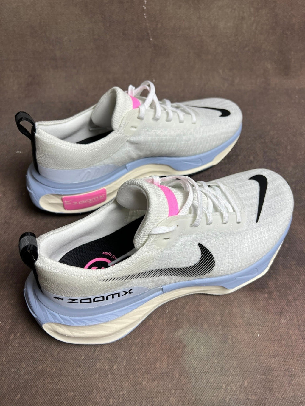 Nike ZoomX Invincible Run 3 Running Shoes in White Blue DR2615-100 - product image from the listing.