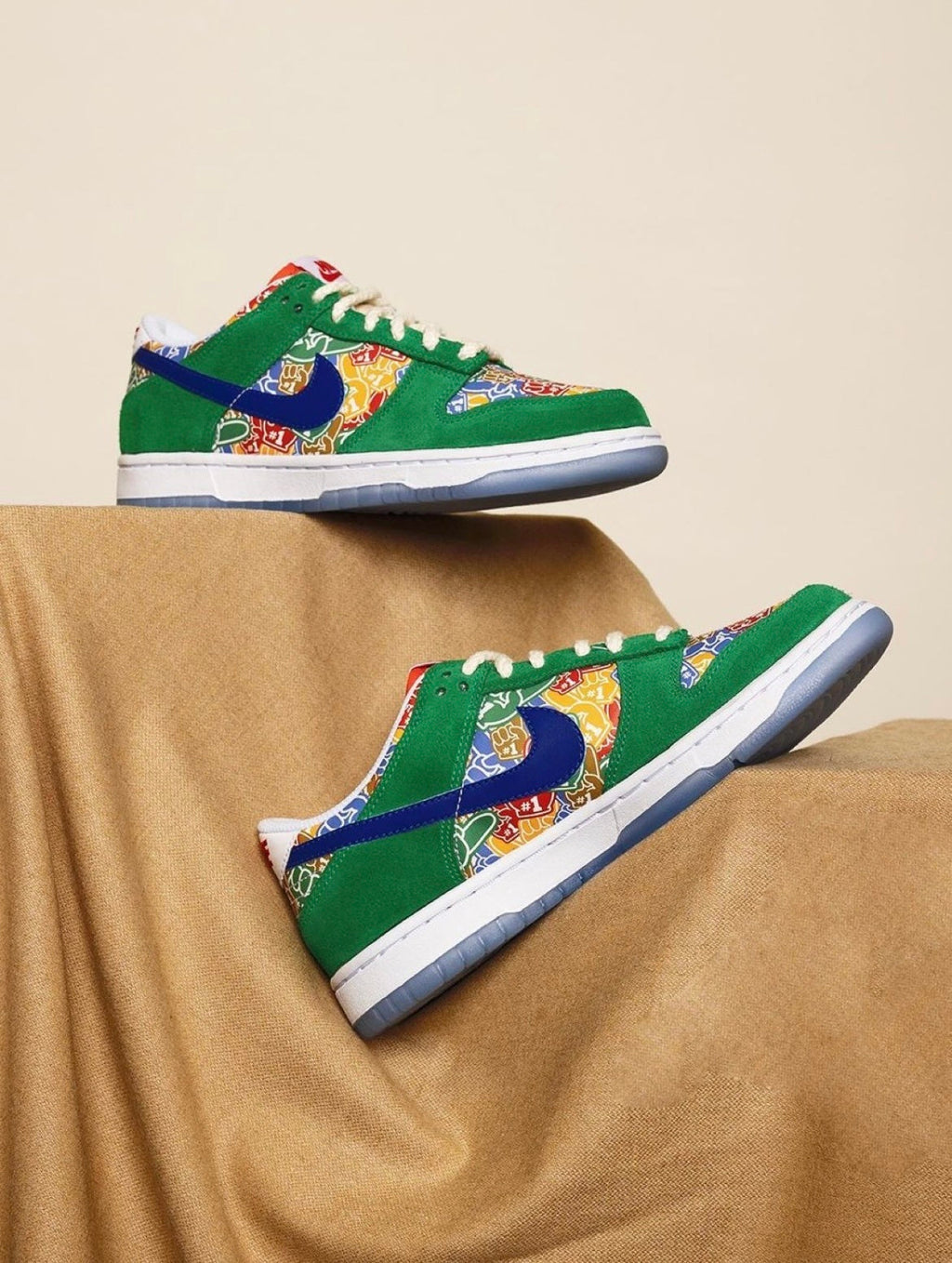 Nike SB Dunk Low Foam Finger Trainers DZ5184-300 - product image from the listing.