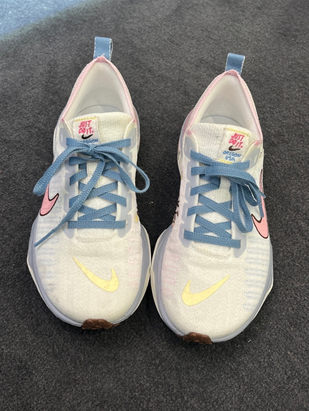 Nike ZoomX Invincible Run Flyknit 3 Running Shoes in Blue White FJ7727-161 - product image from the listing.