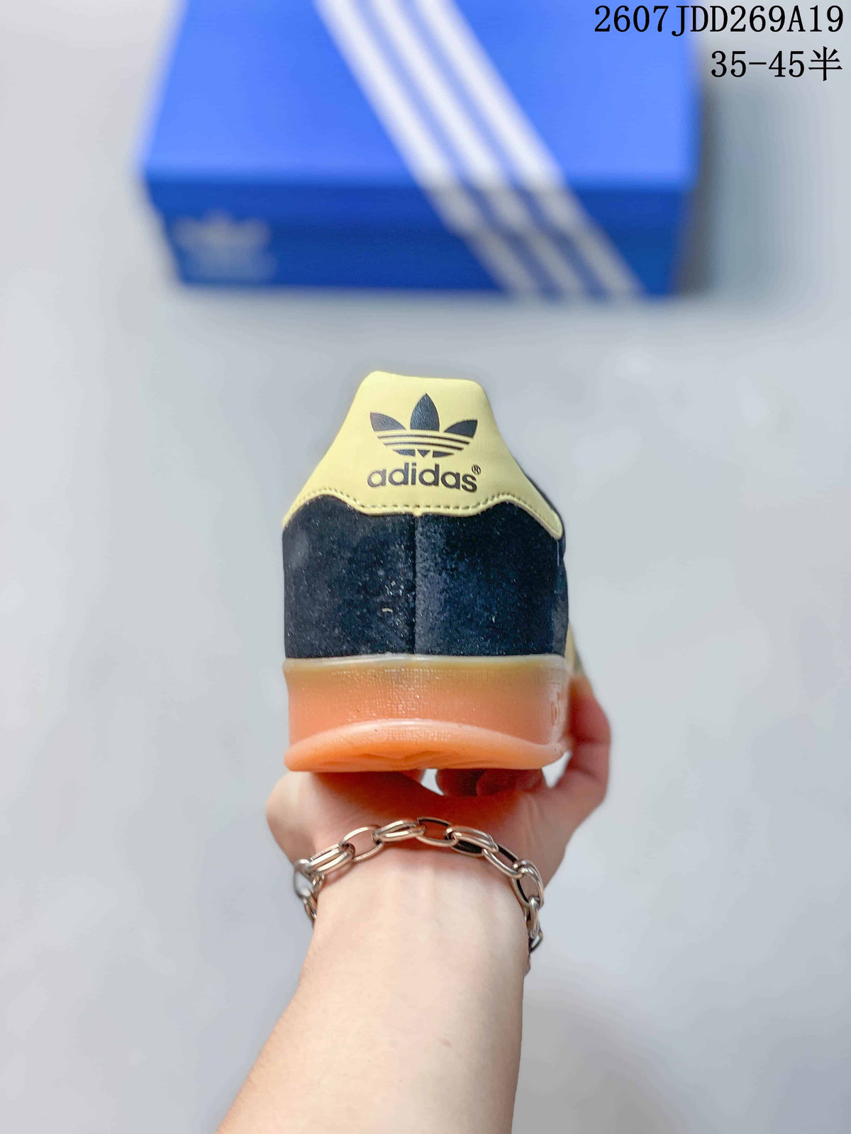 Adidas Originals Gazelle Sneakers in Black Gold JI1371 - product image from the listing.