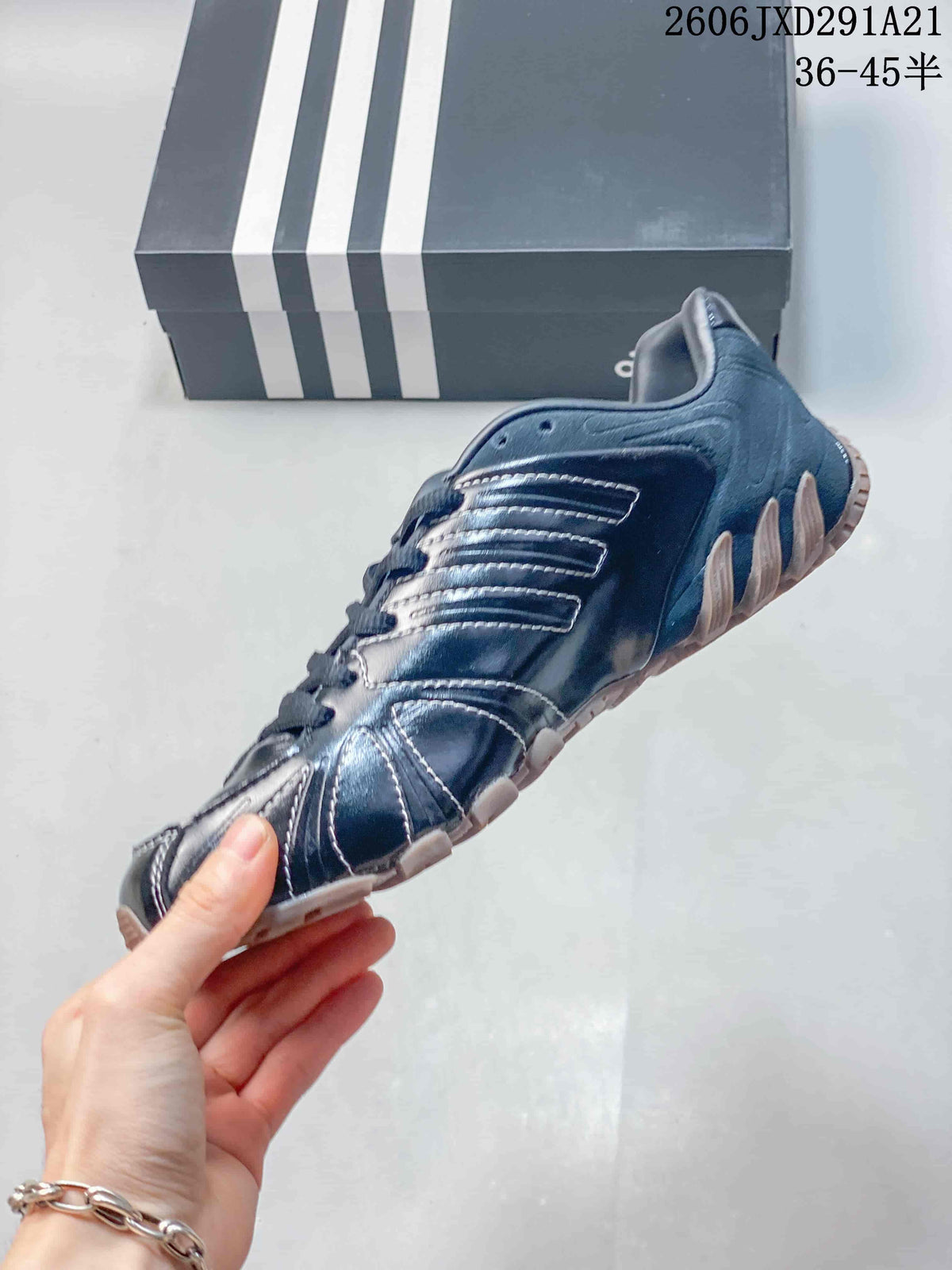 Adidas Originals Ghost Sprint Sneakers in Navy 2606JXD291A21 - product image from the listing.