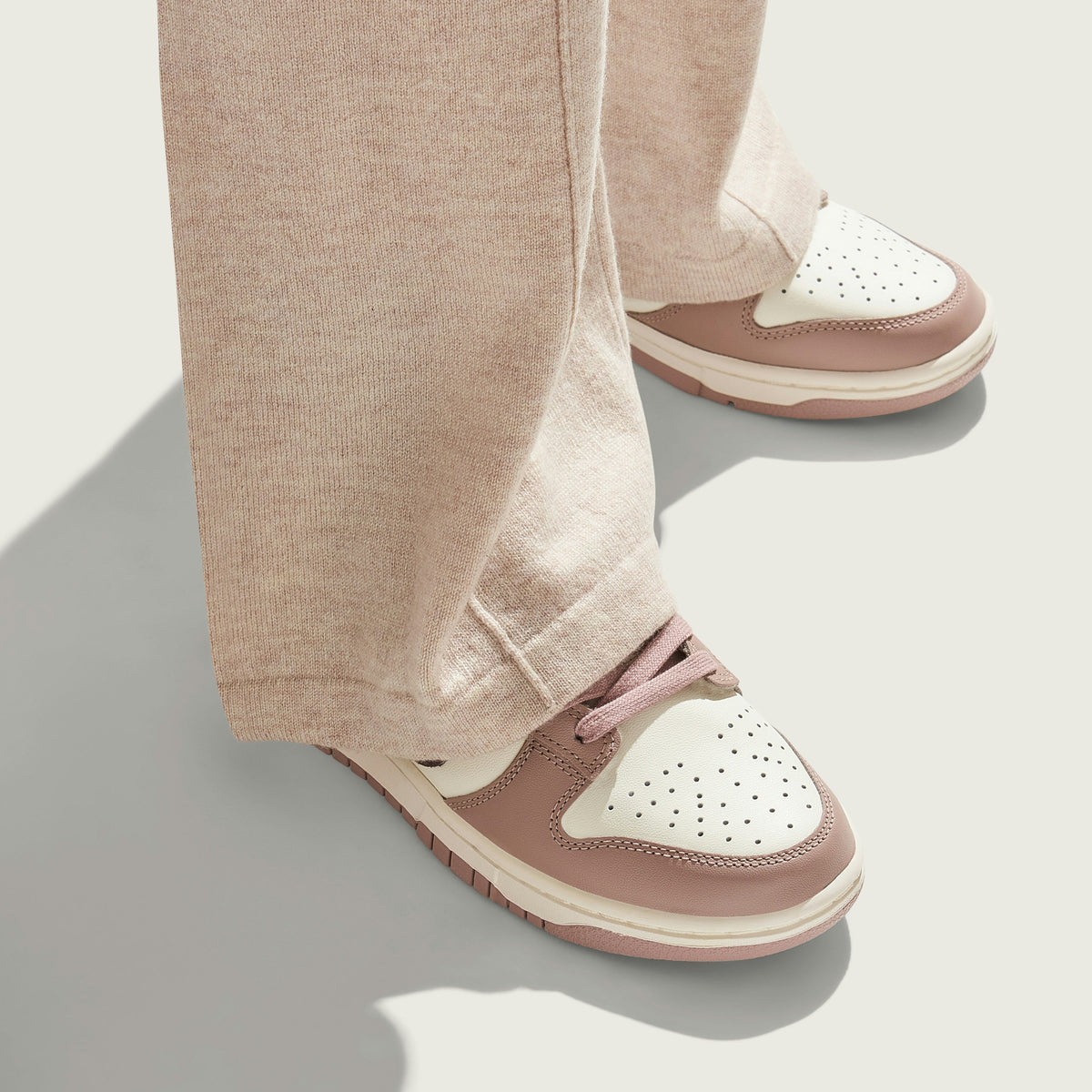 Women's NIKE DUNK LOW DIFFUSED TAUPE - product image from the listing.