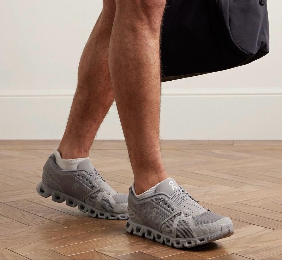 On Cloud 5 Fog Alloy Lifestyle Trainers - product image from the listing.