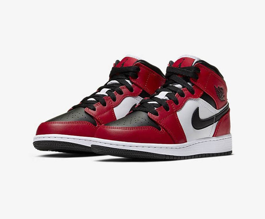 Chicago Black Toe 554724 Sneakers - Jordan 1 Mid - product image from the listing.