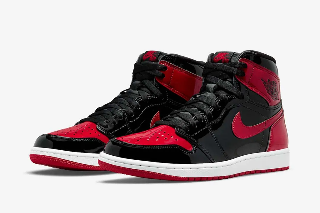 Patent Bred Sneakers - Jordan 1 Retro High OG - product image from the listing.
