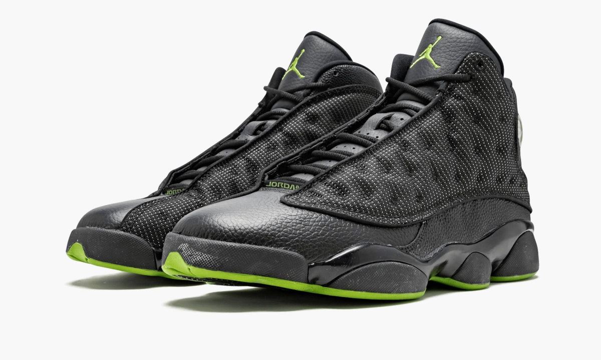 Sneakers - Jordan 13 Retro - product image from the listing.