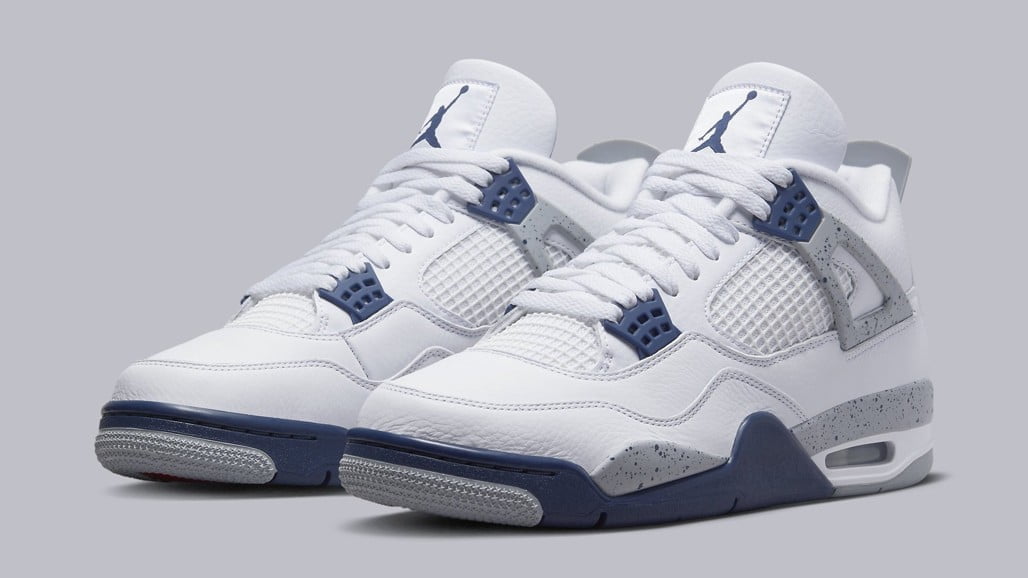 Jordan 4 Retro Sneakers in Midnight Navy - product image from the listing.