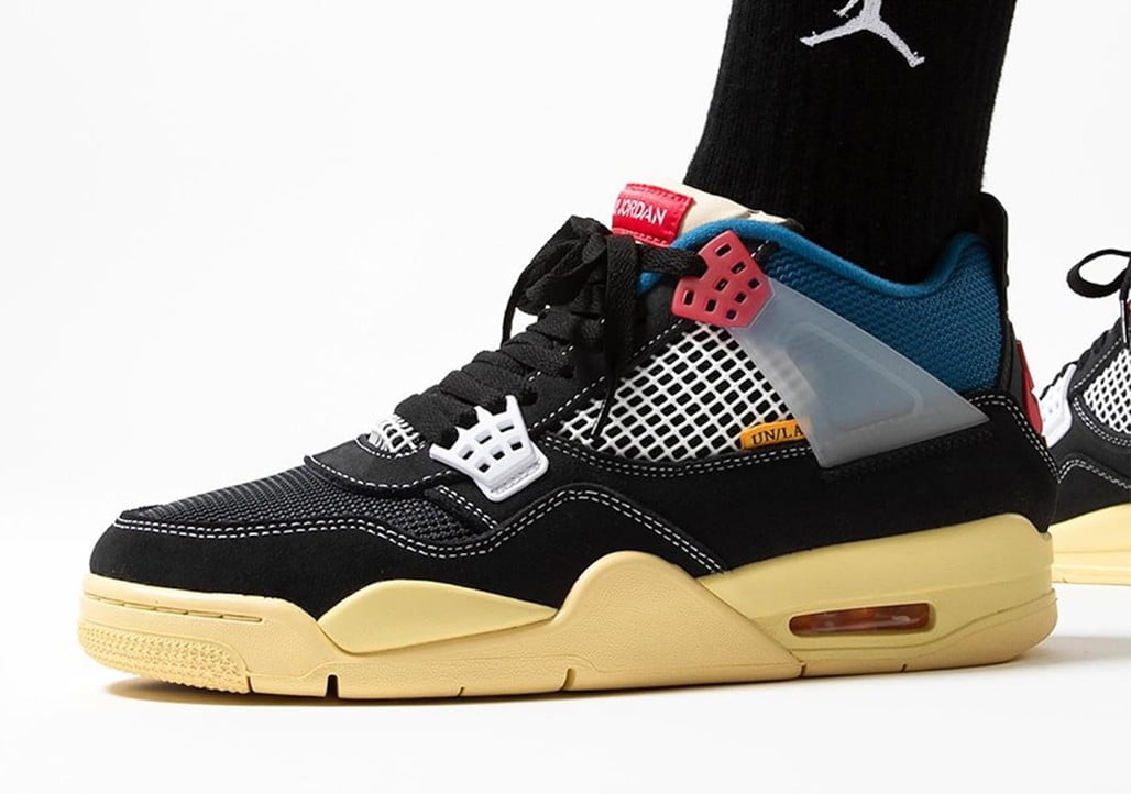 Union Off Noir Sneakers - Jordan 4 Retro - product image from the listing.