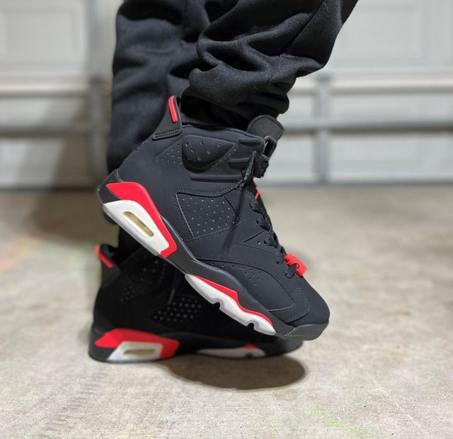 Black Infrared (2019) Sneakers - Jordan 6 Retro - product image from the listing.
