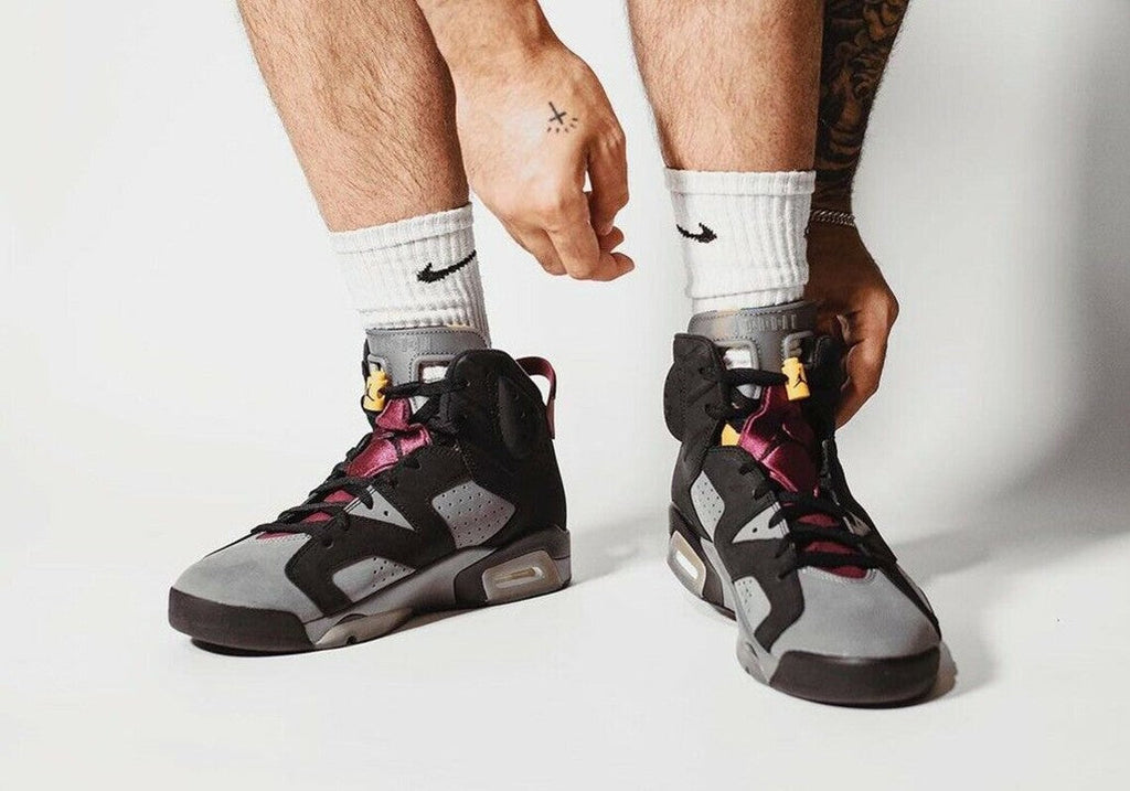 Jordan 6 Retro Sneakers in Bordeaux - product image from the listing.
