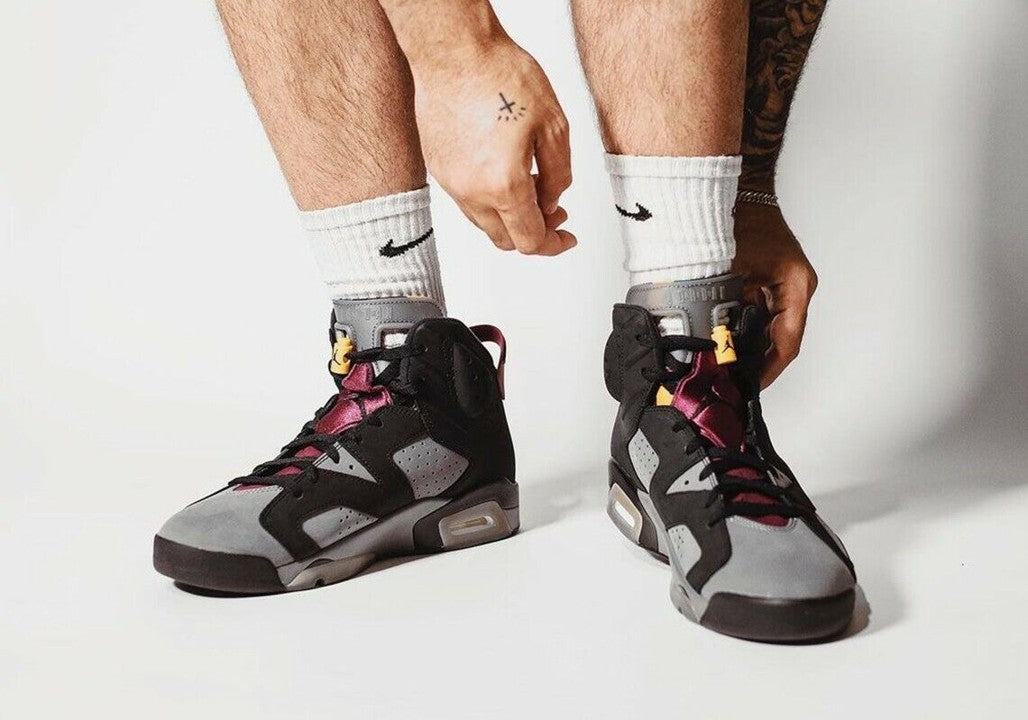 Jordan 6 Retro Sneakers in Bordeaux - product image from the listing.