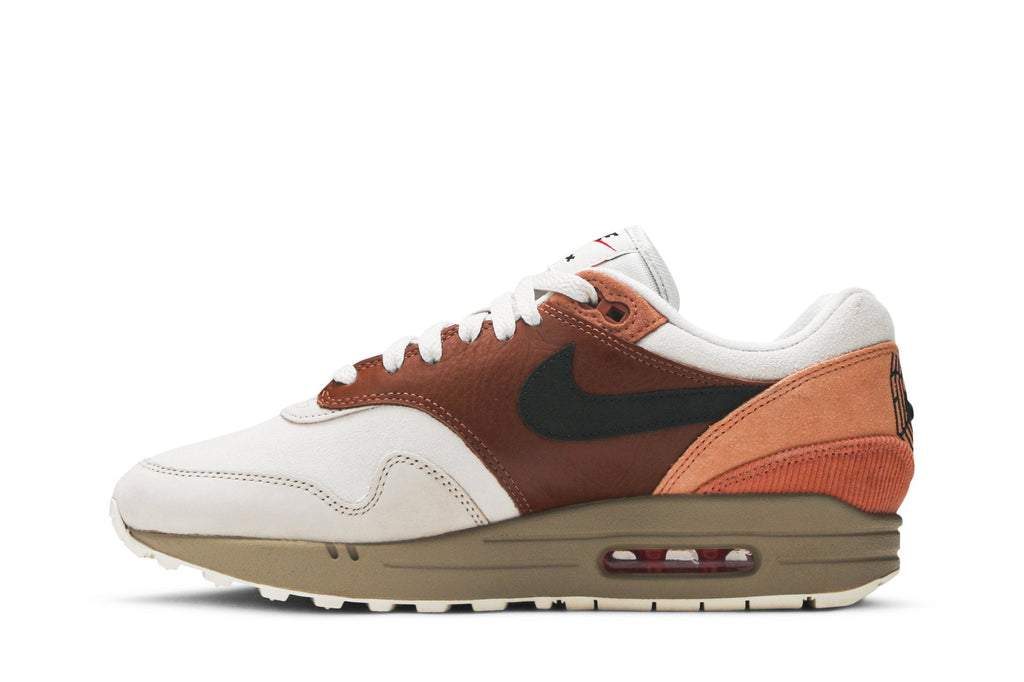 Amsterdam Sneakers - Nike Air Max 1 - product image from the listing.