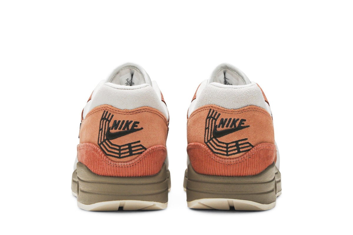 Amsterdam Sneakers - Nike Air Max 1 - product image from the listing.