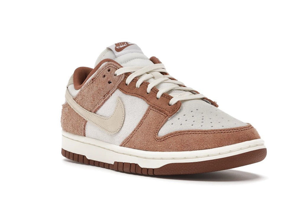 Nike Dunk Low Medium Curry Trainers - product image from the listing.