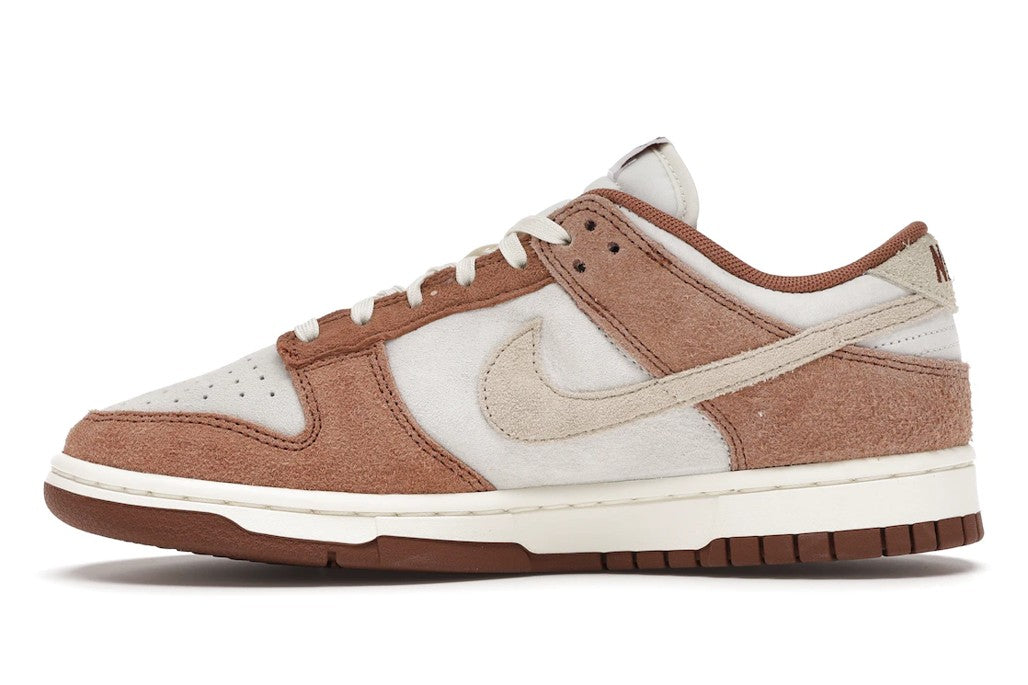 Nike Dunk Low Medium Curry Trainers - product image from the listing.