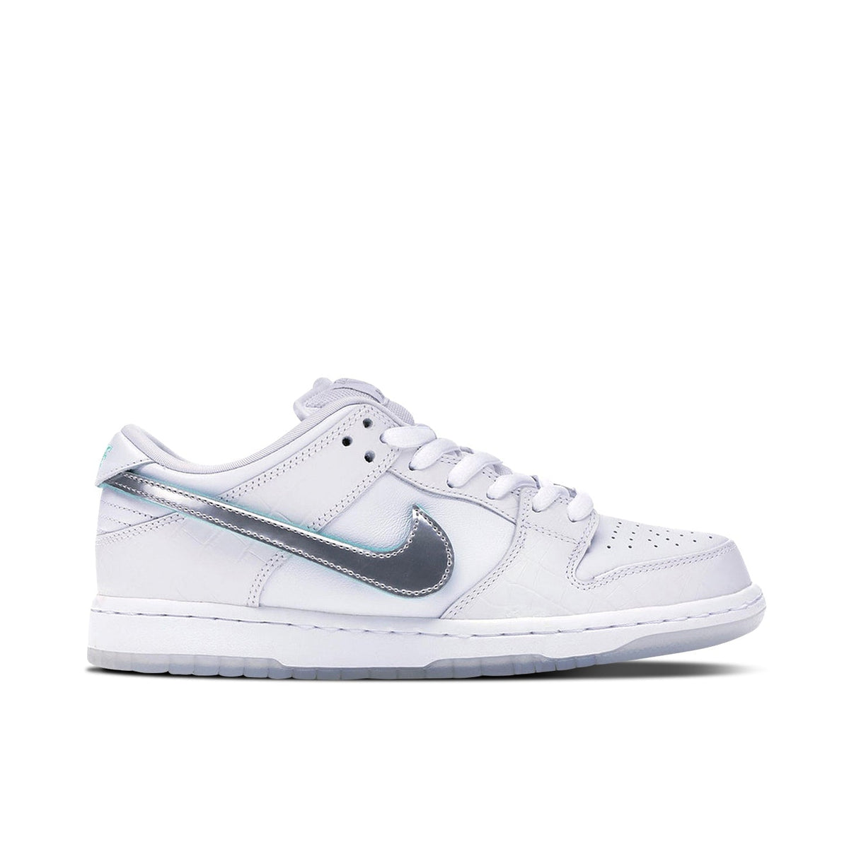 Nike SB Dunk Low Diamond Supply Co White Diamond Trainers - product image from the listing.