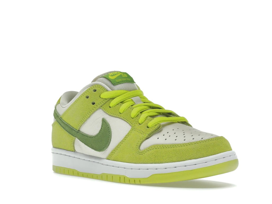 Nike SB Dunk Low Green Apple Trainers - product image from the listing.