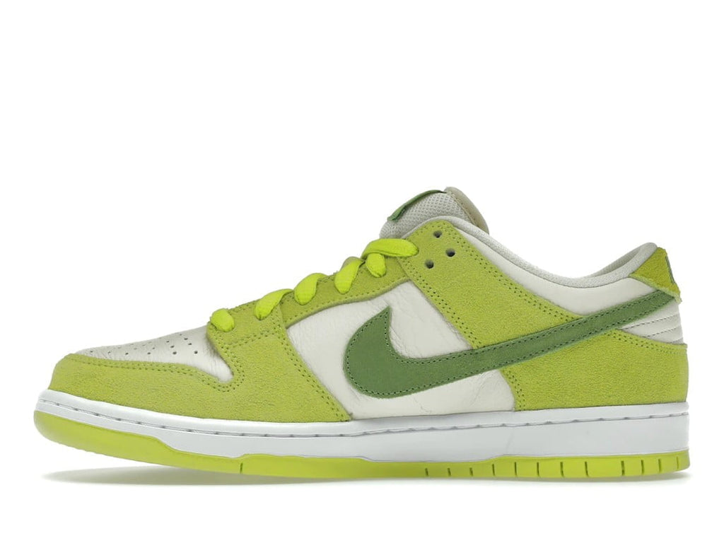 Nike SB Dunk Low Green Apple Trainers - product image from the listing.