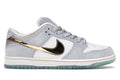 Nike SB Dunk Low Sean Cliver Trainers - product image from the listing.