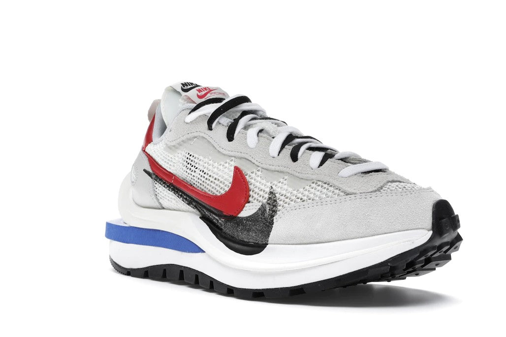 Nike Vaporwaffle sacai Sport Fuchsia Game Sneakers in Royal - product image from the listing.