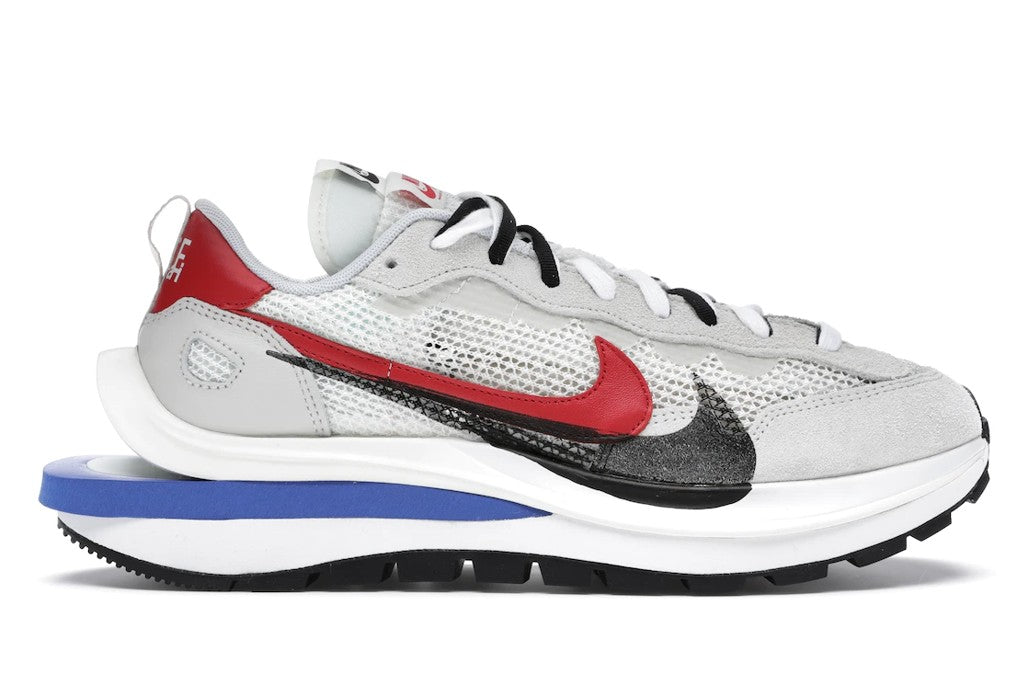 Nike Vaporwaffle sacai Sport Fuchsia Game Sneakers in Royal - product image from the listing.