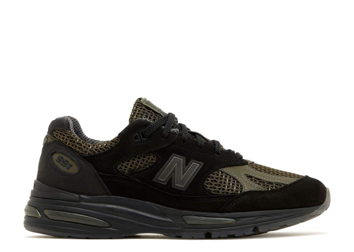 New Balance Stone Island X 991 V 2 Made In England Sneakers in Black - product image from the listing.
