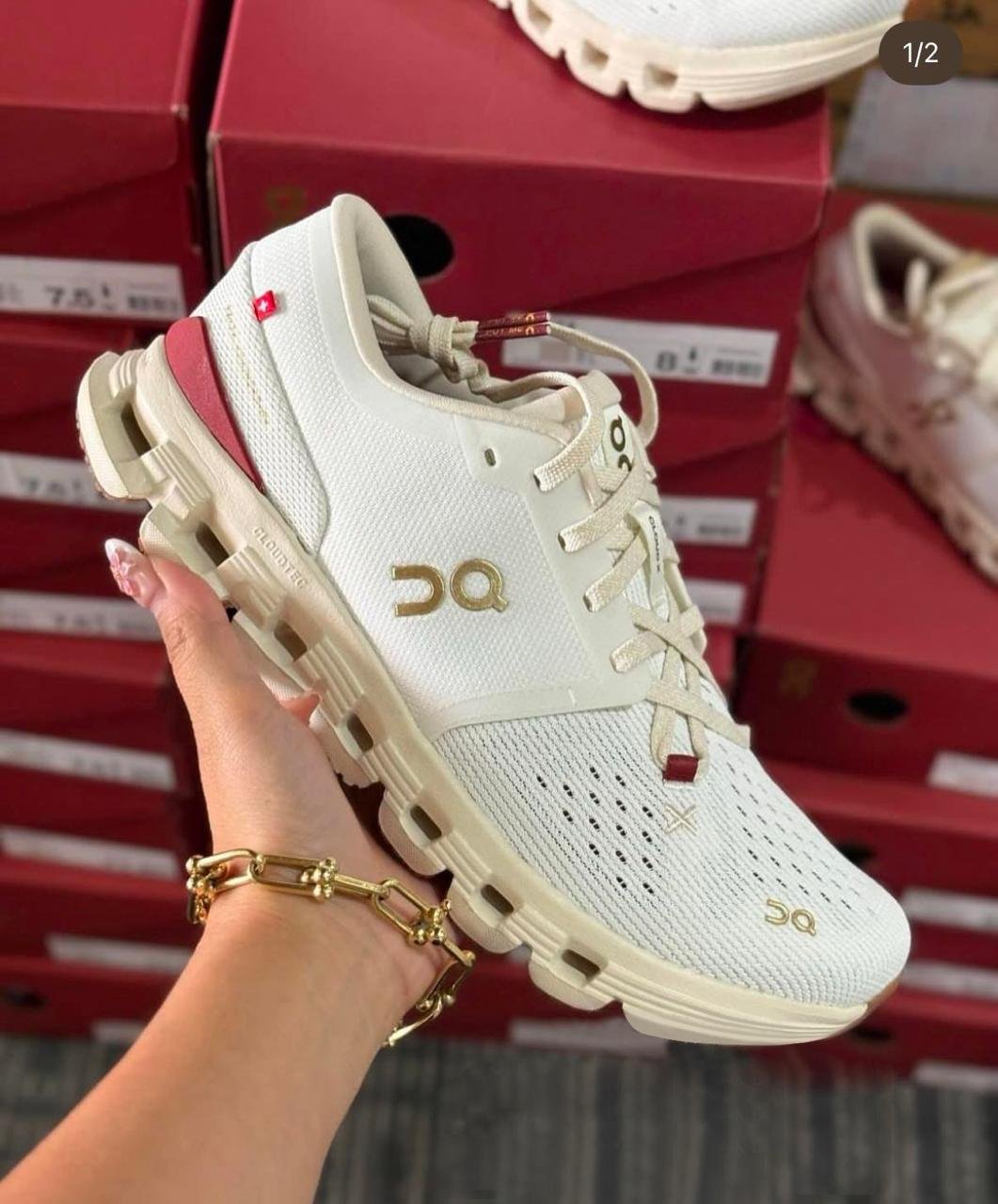 On Cloud X 4 Training Footwear - product image from the listing.