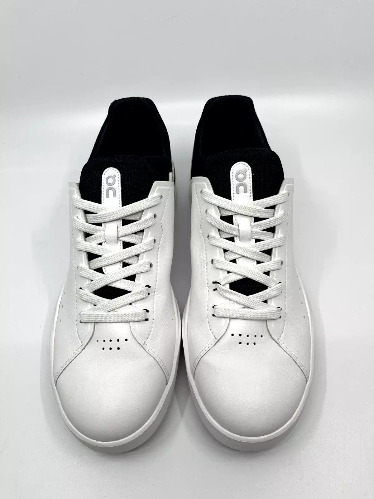 On The Roger Advantage White Midnight Lifestyle Trainers - product image from the listing.