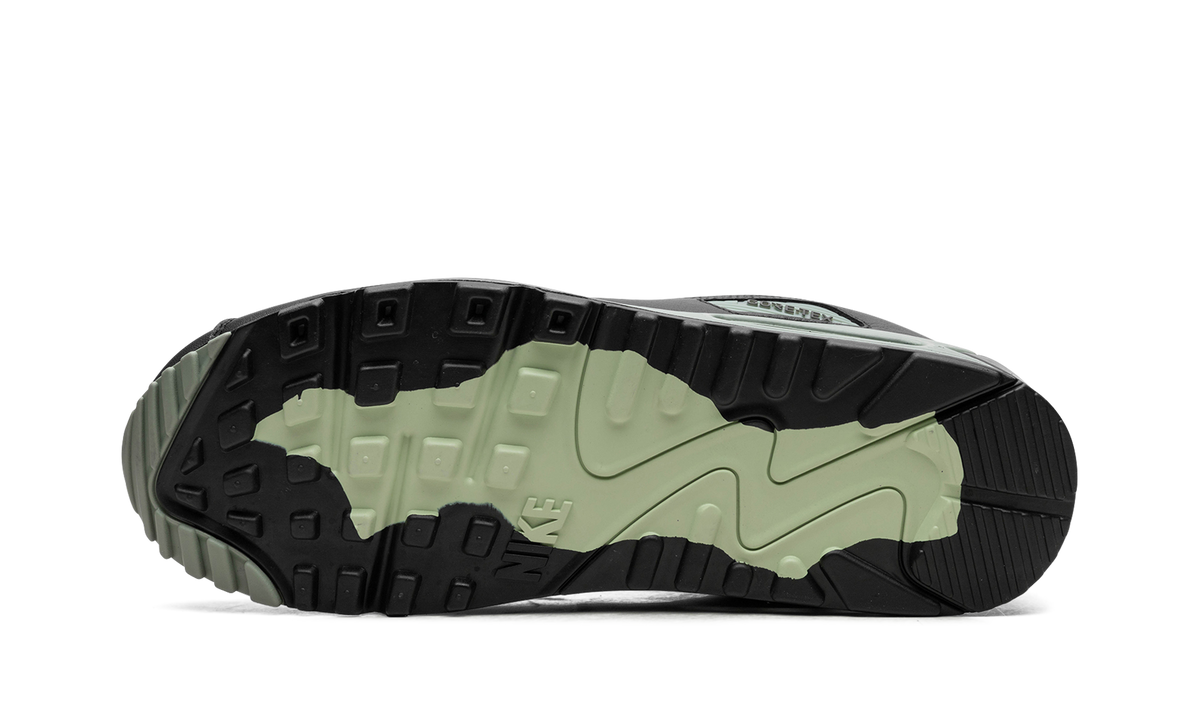 "Black / Honeydew" Air Max 90 Gore-Tex FD5810 001 - product image from the listing.