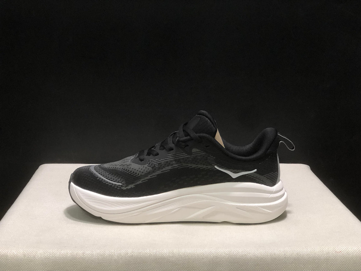 HOKA ONE ONE Skyflow Shoes for Running - product image from the listing.