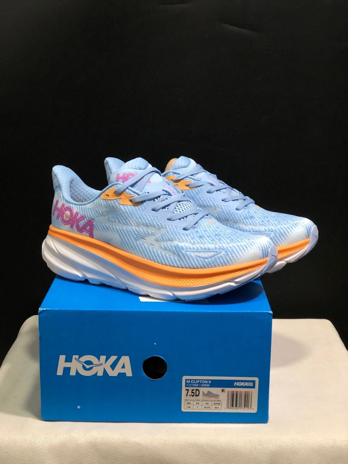 HOKA ONE ONE Clifton 9 Shoes for Running - product image from the listing.