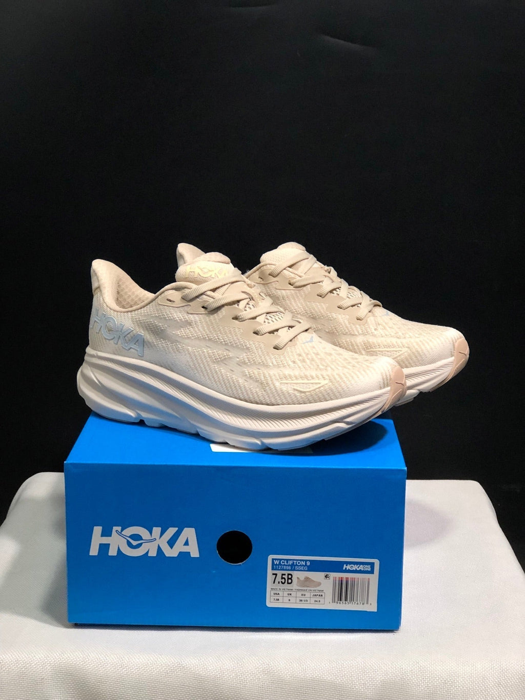 HOKA ONE ONE Clifton 9 Shoes for Running - product image from the listing.
